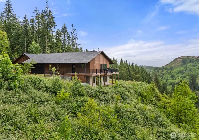 Photo 3 of Single family home for sale at 484 Salmon Crk Rd, Mossyrock, WA 98564 | MLS# NWM2535836 | Listing updated on 2026-09-17