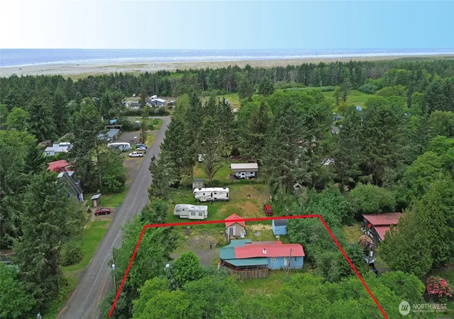 Photo 4 of Manufactured home for sale at 1022 Juniper St, Grayland, WA 98547 | MLS# NWM2535882 | Listing updated on 2026-09-16