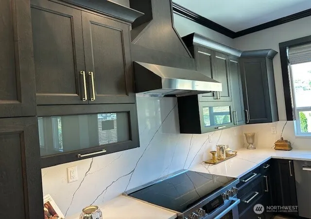 Photo 3 of Single family home for sale at 949 N Newport Loop, East Wenatchee, WA 98802 | MLS# NWM2535890 | Listing updated on 2026-09-29
