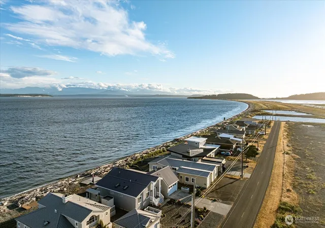 Photo 3 of Single family home for sale at 333 Keystone Ave, Coupeville, WA 98239 | MLS# NWM2536504 | Listing updated on 2026-10-01