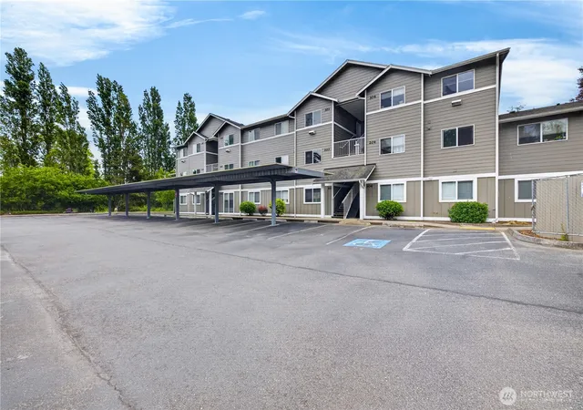 Condo for sale at 1670 SW Mulberry Dr #B302, Oak Harbor, WA 98277 | MLS# NWM2537229