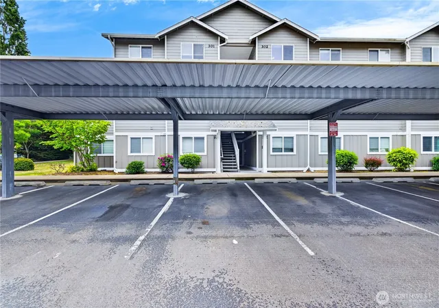 Photo 2 of Condo for sale at 1670 Sw Mulberry Dr #B302, Oak Harbor, WA 98277 | MLS# NWM2537229 | Listing updated on 2026-09-28