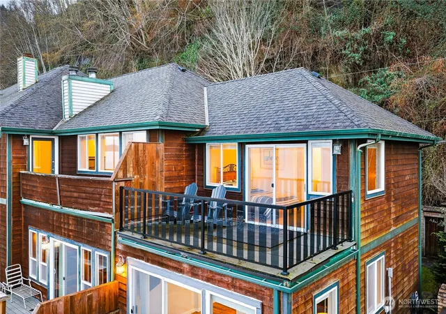 Photo 3 of Single family home for sale at 5972 Hastings Rd, Clinton, WA 98236 | MLS# NWM2537388 | Listing updated on 2026-09-16
