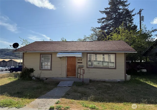 Single family home for sale at 602 Cedar St, Coulee Dam, WA 99116 | MLS# NWM2537982