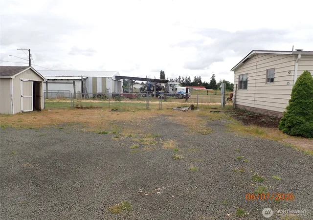 Photo 4 of Manufactured home for sale at 9217 183rd Avenue SW, Rochester, WA 98579 | MLS# NWM2538866 | Listing updated on 2026-09-22