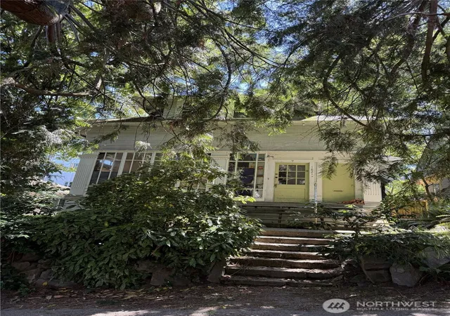 Photo 1 of Single family home for sale at 1821 E Howell St, Seattle, WA 98122 | MLS# NWM2539377 | Listing updated on 2026-09-17