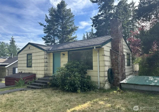 Photo 2 of Single family home for sale at 15833 15th Avenue Ne, Shoreline, WA 98155 | MLS# NWM2539920 | Listing updated on 2026-09-18