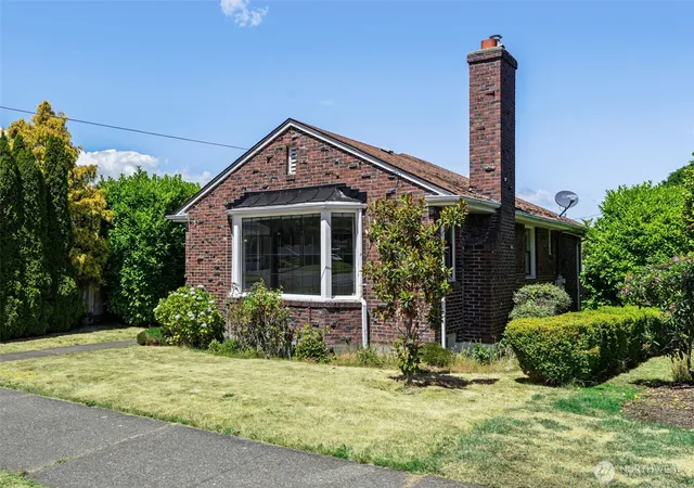 Photo 2 of Single family home for sale at 1119 N Tacoma Ave, Tacoma, WA 98403 | MLS# NWM2540435 | Listing updated on 2026-09-29