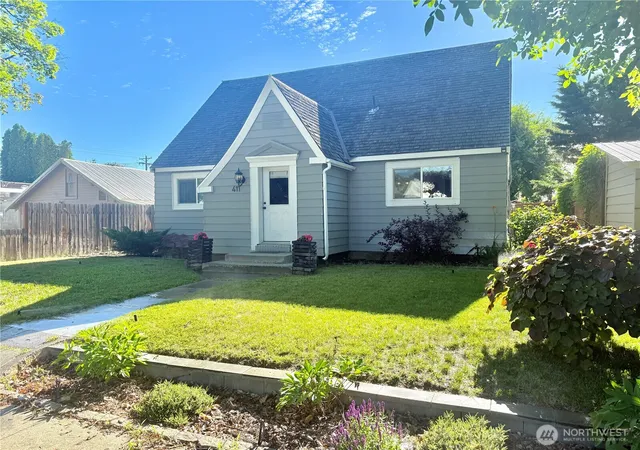Photo 1 of Sale Pending at 411 Ash St S, Omak, WA 98841 | MLS# NWM2540899 | Listing updated on 2026-09-25
