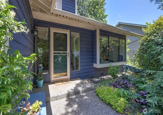 Photo 2 of Single family home for sale at 15822 Se 167th Place, Renton, WA 98058 | MLS# NWM2541446 | Listing updated on 2026-09-18