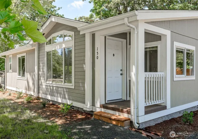 Photo 2 of Sale Pending at 150 E Kingston Way, Shelton, WA 98584 | MLS# NWM2542178 | Listing updated on 2026-09-25