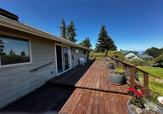 Photo 4 of Single family home for sale at 96 Scenic Ln, Eastsound, WA 98245 | MLS# NWM2542636 | Listing updated on 2026-09-24