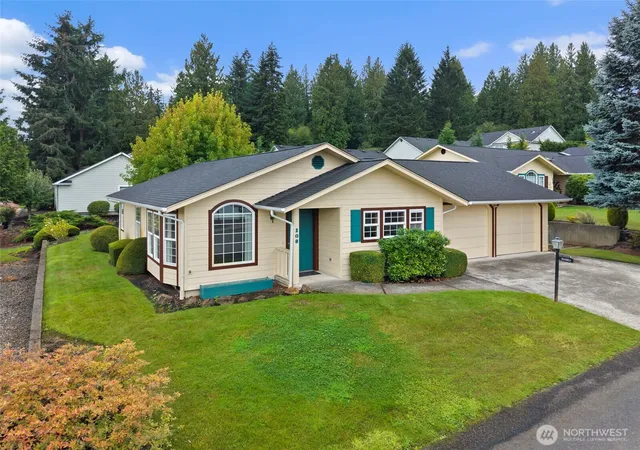Photo 2 of Sale Pending at 108 Carl Sandburg Dr, Centralia, WA 98531 | MLS# NWM2542834 | Listing updated on 2026-09-26
