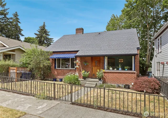 Photo 1 of Contingent at 305 S 35th Street, Tacoma, WA 98418 | MLS# NWM2543226 | Listing updated on 2026-09-26