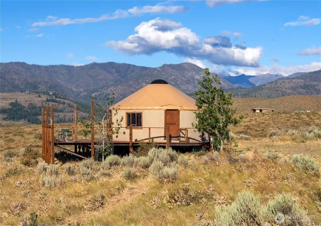 Photo 1 of Single family home for sale at 35 Chewuch Hts Rd, Winthrop, WA 98862 | MLS# NWM2543267 | Listing updated on 2026-09-17