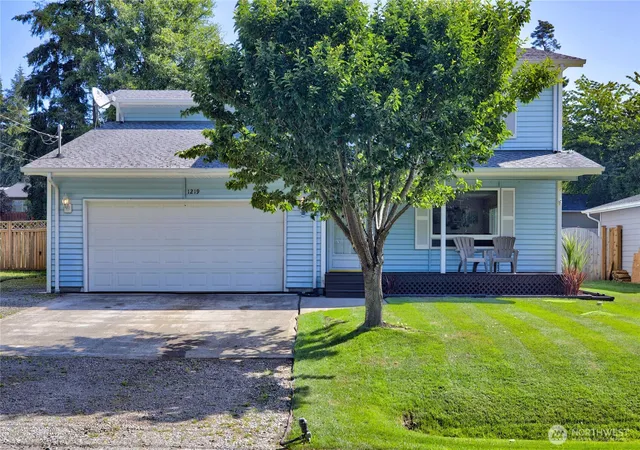 Photo 2 of Single family home for sale at 1219 Leahy Dr, Coupeville, WA 98239 | MLS# NWM2543806 | Listing updated on 2026-09-21