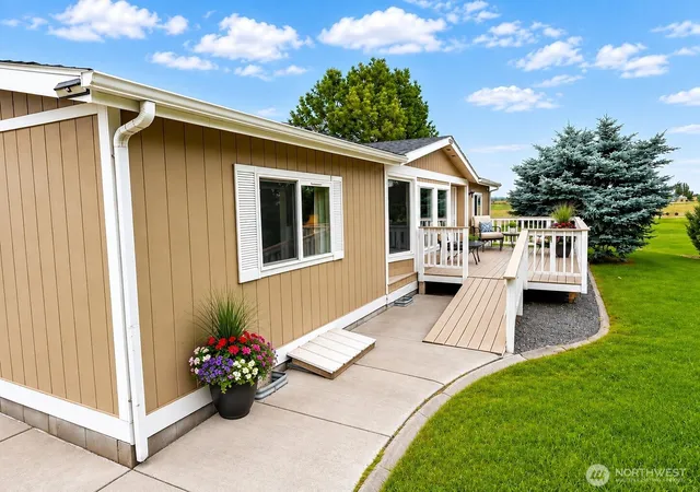 Photo 3 of Manufactured home for sale at 4828 Rd 37 Ne, Moses Lake, WA 98837 | MLS# NWM2543960 | Listing updated on 2026-09-17