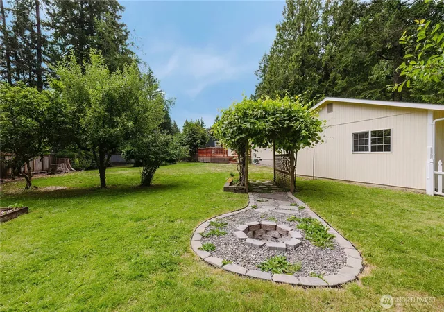 Photo 4 of Single family home for sale at 4014 Silver Ln NW, Bremerton, WA 98312 | MLS# NWM2544122 | Listing updated on 2026-09-27