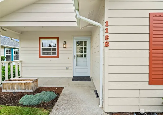 Photo 2 of Sale Pending at 1182 Emerson Ln, Centralia, WA 98531 | MLS# NWM2544209 | Listing updated on 2026-09-26