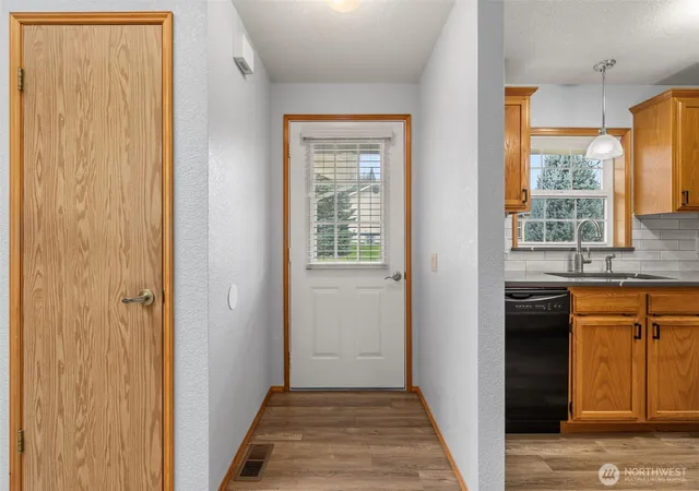 Photo 3 of Sale Pending at 1182 Emerson Ln, Centralia, WA 98531 | MLS# NWM2544209 | Listing updated on 2026-09-26
