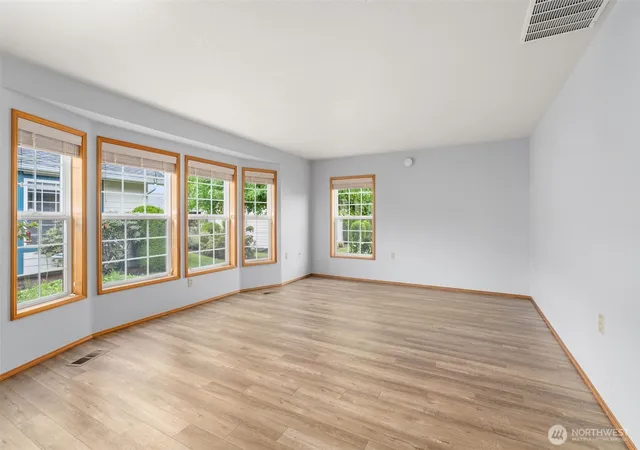 Photo 4 of Sale Pending at 1182 Emerson Ln, Centralia, WA 98531 | MLS# NWM2544209 | Listing updated on 2026-09-26