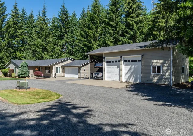 Photo 2 of Sale Pending at 136 Jean Rd, Chehalis, WA 98532 | MLS# NWM2544351 | Listing updated on 2026-09-30