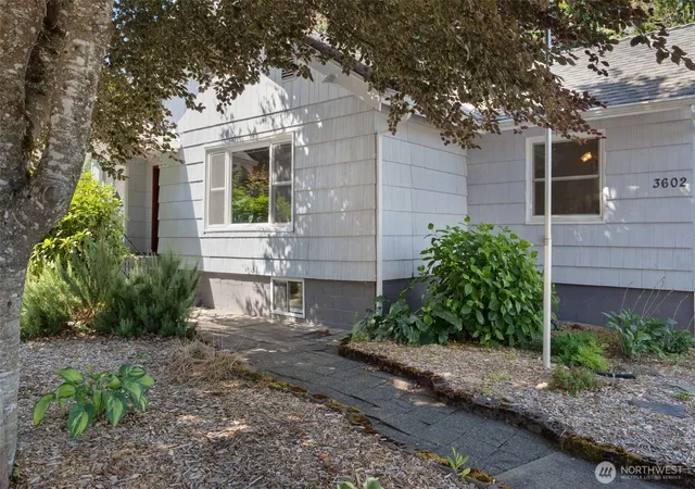 Photo 4 of Single family home for sale at 3602 Lorne St SE, Tumwater, WA 98501 | MLS# NWM2544480 | Listing updated on 2026-09-16