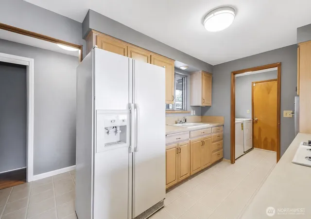 Photo 2 of Sale Pending at 9015 Winona St Sw, Lakewood, WA 98498 | MLS# NWM2544511 | Listing updated on 2026-09-23