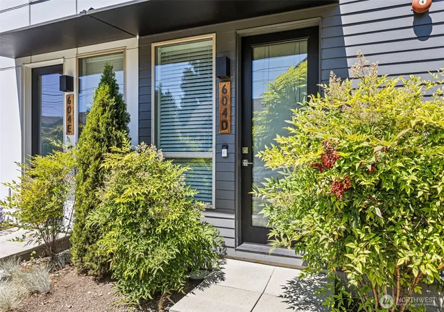 Photo 4 of Townhouse for sale at 604 NW 77th Street #D, Seattle, WA 98117 | MLS# NWM2544628 | Listing updated on 2026-09-24