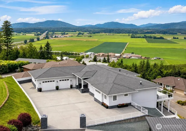 Single family home for sale at 880 Bella Vista Ln, Burlington, WA 98233 | MLS# NWM2544936