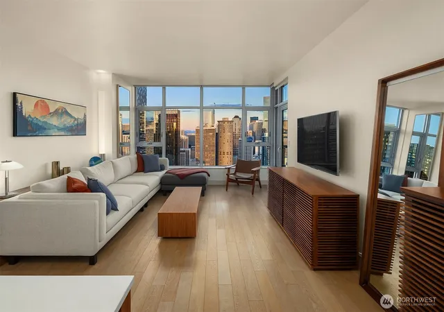 Photo 4 of Sale Pending at 588 Bell St #3704S, Seattle, WA 98121 | MLS# NWM2545037 | Listing updated on 2026-10-02