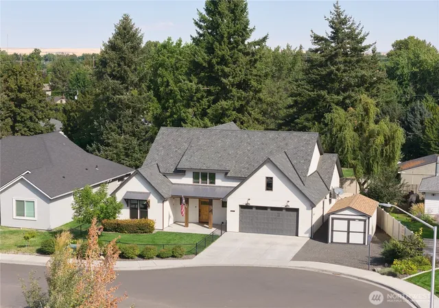 Photo 3 of Sale Pending at 865 Ne Makiah Ct, College Place, WA 99324 | MLS# NWM2545353 | Listing updated on 2026-09-23