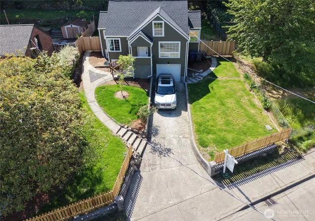 Photo 4 of Single family home for sale at 11429 Glendale Way S, Seattle, WA 98168 | MLS# NWM2545670 | Listing updated on 2026-09-25
