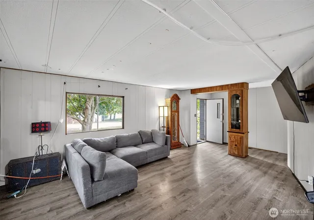 Photo 3 of Sale Pending at 31 Meadow Dr, Sequim, WA 98382 | MLS# NWM2546706 | Listing updated on 2026-09-17