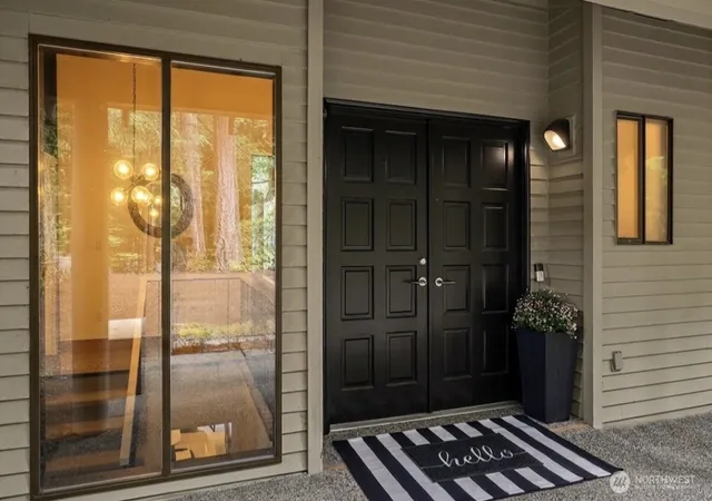Photo 3 of Sale Pending at 3518 129th Avenue Ne, Bellevue, WA 98005 | MLS# NWM2546789 | Listing updated on 2026-09-17