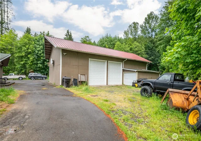 Photo 3 of Single family home for sale at 1430 Hazel Dell, Castle Rock, WA 98611 | MLS# NWM2546890 | Listing updated on 2026-09-17