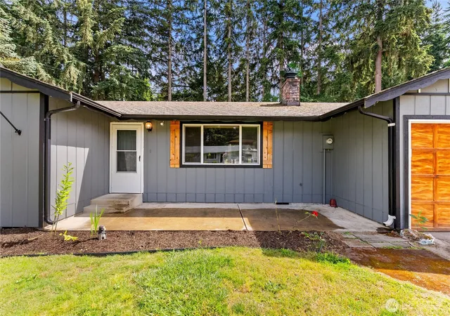 Photo 3 of Sale Pending at 21508 122nd Street Ct E, Bonney Lake, WA 98391 | MLS# NWM2547020 | Listing updated on 2026-09-30