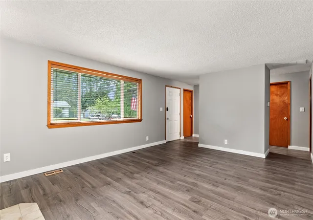 Photo 4 of Sale Pending at 21508 122nd Street Ct E, Bonney Lake, WA 98391 | MLS# NWM2547020 | Listing updated on 2026-09-30