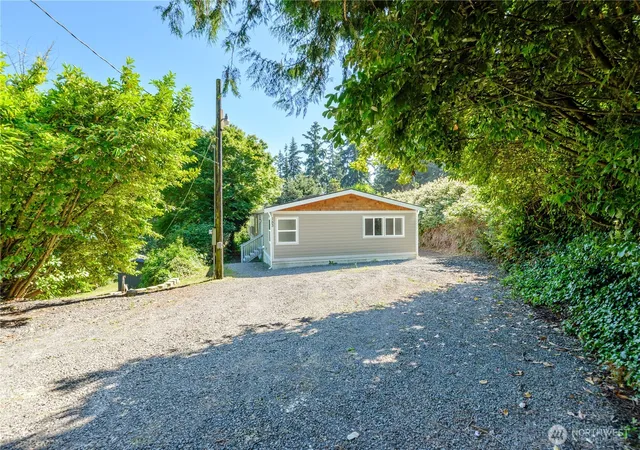 Photo 3 of Sale Pending at 153 Blueberry Hl, Port Ludlow, WA 98365 | MLS# NWM2547103 | Listing updated on 2026-09-29
