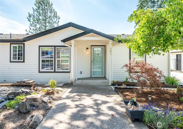 Manufactured home for sale at 105 Robin Ct, Longview, WA 98632 | MLS# NWM2547115