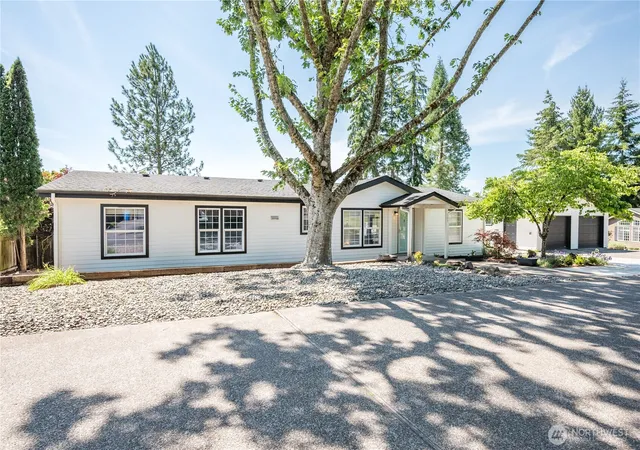 Photo 1 of Manufactured home for sale at 105 Robin Ct, Longview, WA 98632 | MLS# NWM2547115 | Listing updated on 2026-09-16