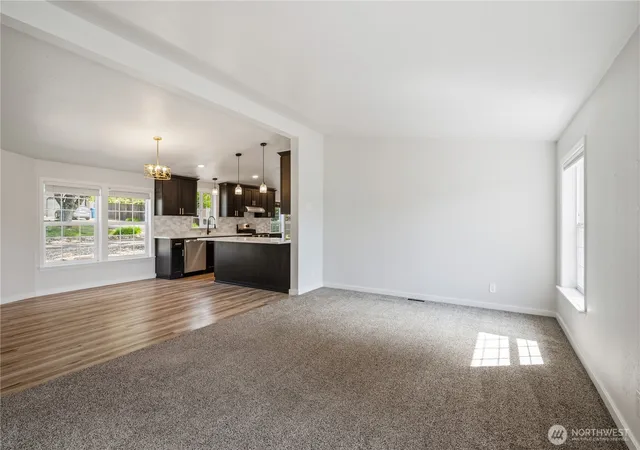 Photo 4 of Manufactured home for sale at 105 Robin Ct, Longview, WA 98632 | MLS# NWM2547115 | Listing updated on 2026-09-16