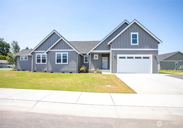 Photo 3 of Single family home for sale at 400 W 3rd Street #B, Everson, WA 98247 | MLS# NWM2547783 | Listing updated on 2026-09-27
