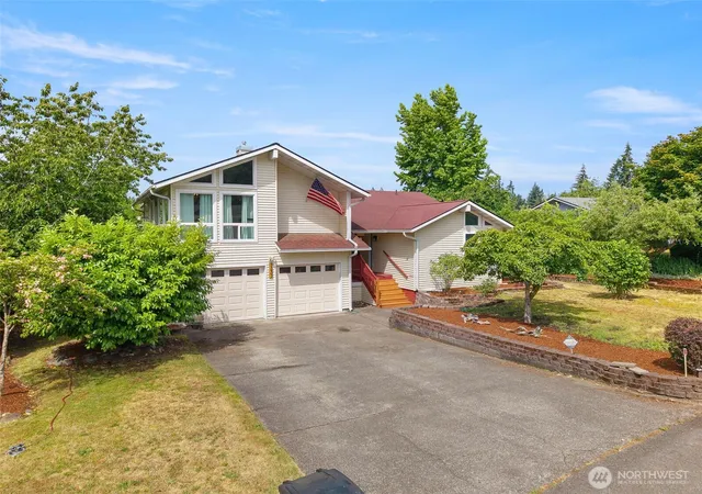 Photo 3 of Single family home for sale at 7237 Ridgemont Dr Se, Olympia, WA 98513 | MLS# NWM2547864 | Listing updated on 2026-09-23