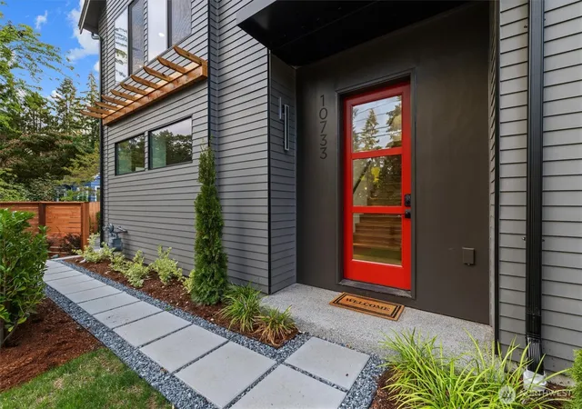 Photo 3 of Sale Pending at 10733 17th Avenue Ne, Seattle, WA 98125 | MLS# NWM2547968 | Listing updated on 2026-09-27