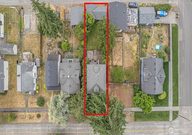 Photo 2 of Single family home for sale at 409 S 34th Street, Tacoma, WA 98418 | MLS# NWM2548342 | Listing updated on 2026-10-01
