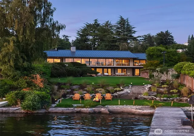 Photo 2 of Mansion for sale at 3517 43rd Avenue Ne, Seattle, WA 98105 | MLS# NWM2548781 | Listing updated on 2026-10-01