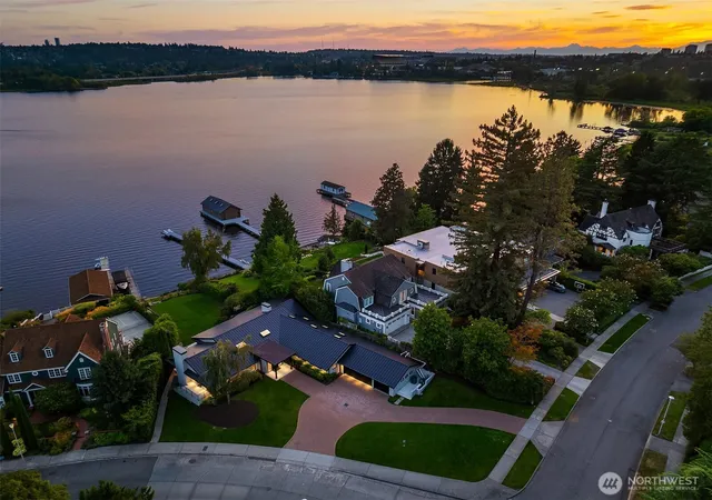 Photo 1 of Mansion for sale at 3517 43rd Avenue Ne, Seattle, WA 98105 | MLS# NWM2548781 | Listing updated on 2026-10-01