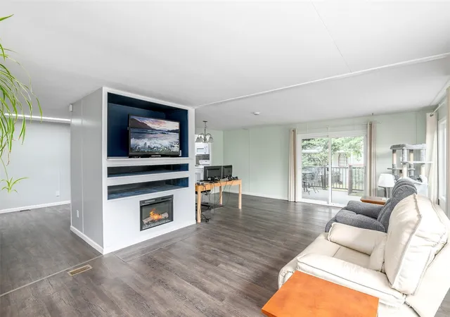 Photo 2 of Manufactured home for sale at 201 Union Ave Se #44, Renton, WA 98059 | MLS# NWM2548839 | Listing updated on 2026-09-22