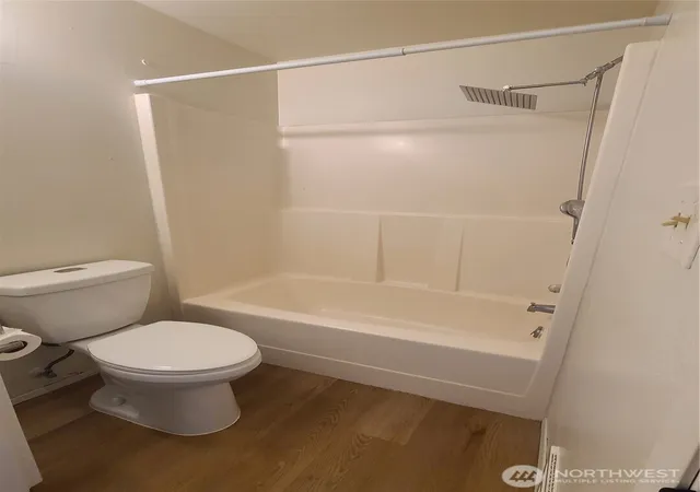 Photo 11 of Single family home for sale at 1518 NE 86th Street, Seattle, WA 98115 | MLS# NWM2548950 | Listing updated on 2026-10-09